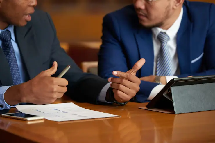 Expert discussing-busines-report